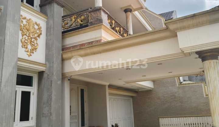 Rumah Mewah di Dharmahusada Indah Barat Surabaya Nyaman Aud.a025