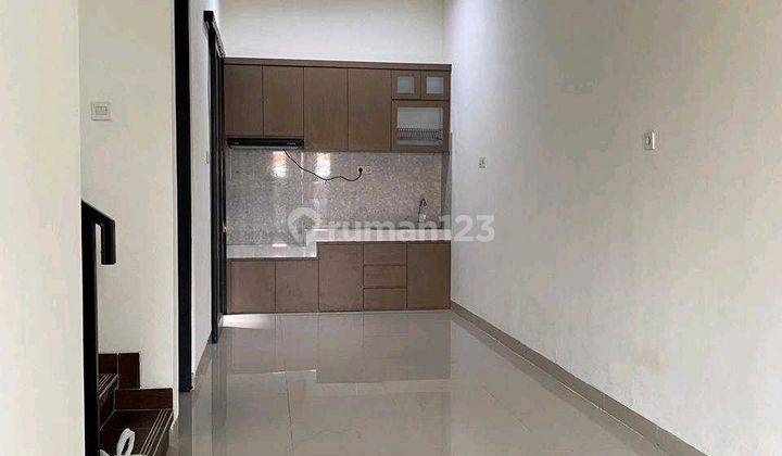 RUMAH 2 LANTAI MANYAR TIRTOASRI SURABAYA AREA NYAMAN RON.A2411 1