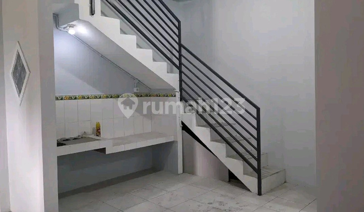2-Story Shop House in Medayu Utara Surabaya, Ready for Business Use. 2