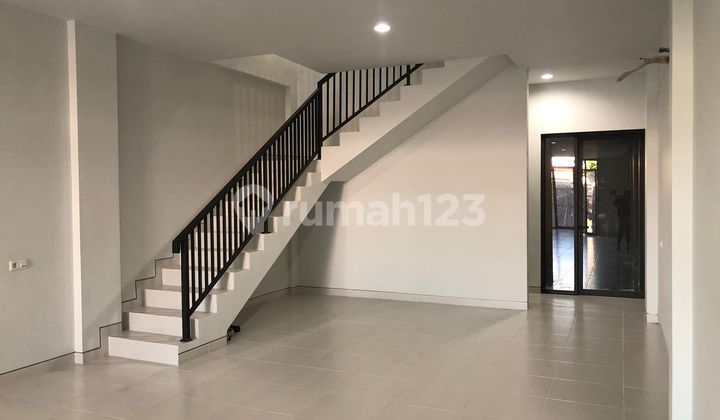 Ruko Baru Strategis Rungkut Asri Surabaya Siap Jalan AUD.A066