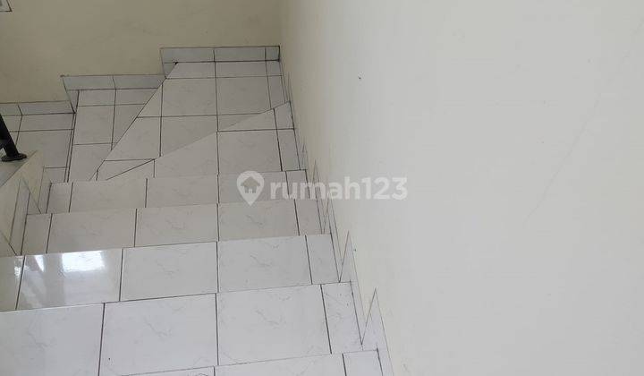 Disewakan Rumah Cantik Harga Murah di Kota Wisata Cibubur 9