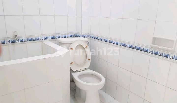 For Sale: Nirwana Executive Shop House, Wonorejo Permai Main Road, Rungkut, Surabaya, Ron.a592 2