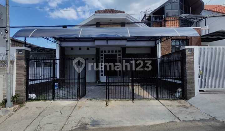 House in Cihampelas, Central Bandung City - Suitable for Office