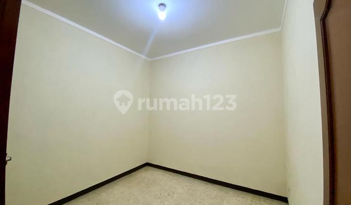 Suitable for offices! House in Setra Indah. 10 Minutes to Pasteur Toll Road. 2
