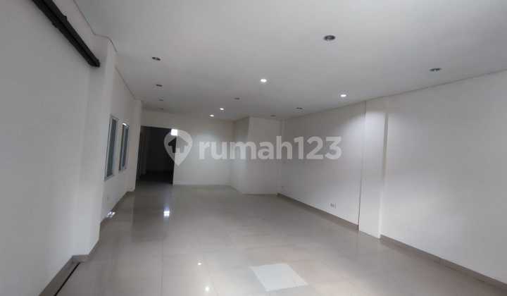 Ruko Cocok Untuk Kantor di Moch Toha - Lokasi Strategis