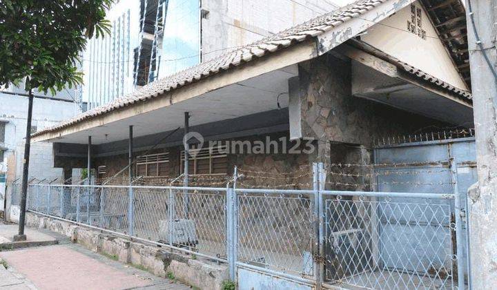 Dijual cepat rumah tua di jalan Gunung Sahari raya jakarta pusat 1