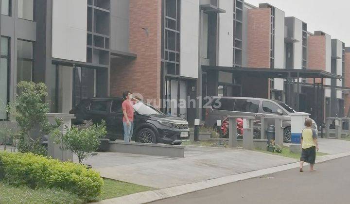 Disewakan Rumah Cantik 2 Lantai di Suvarna Sutera Tangerang 1