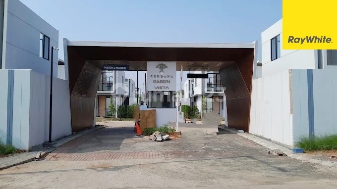 Rumah Mewah Cendana Garden Vista di Lippo Karawaci yg Nyaman Rumah Mewah Cendana Garden Vista di Lippo Karawaci yg Nyaman