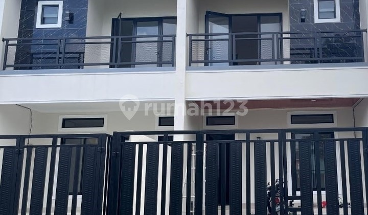 Dijual Rumah Dekat Sekolah Taranika di Cluster Telaga Mediterania 1