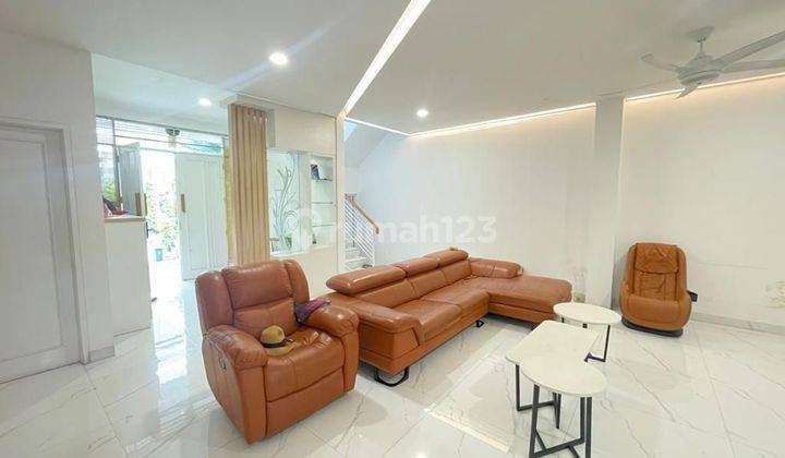 Rumah Cantik Golf Lake Residence Furnished Shm Siap Huni  2