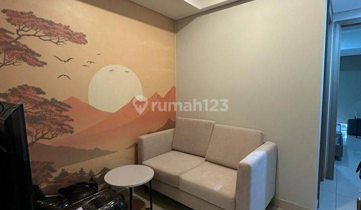 ruang tamu apartemen gold coast full furnished