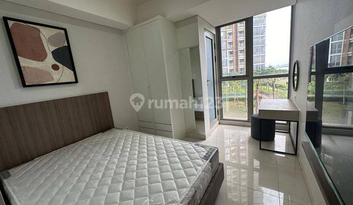 kamar tidur apartemen gold coast full furnished