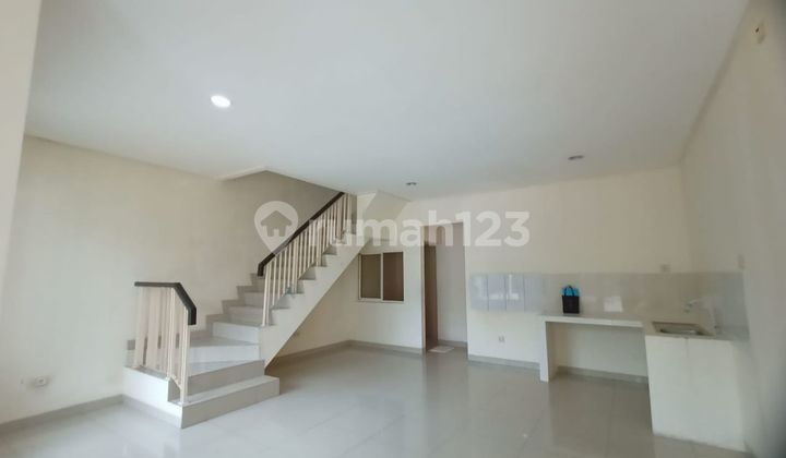 RUMAH SEWA DI VOLENDAM PIK, 3 LANTAI HADAP DEPAN, BAGUSSS, SIAP HUNI 2