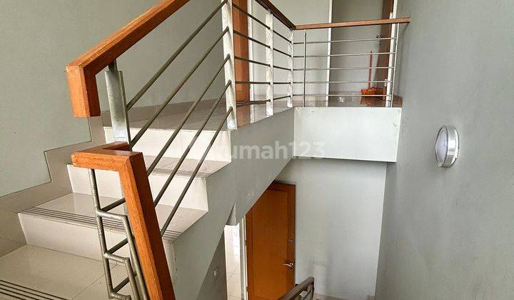 Rumah Taman Grisenda 3 Lantai Bagus Hoek Shm Siap Huni  2