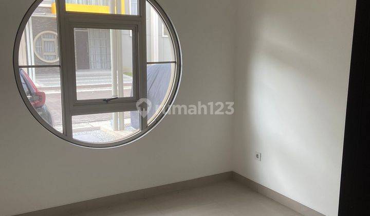 Rumah Pik 2 Uk 8 X 15 Disewa 2 Lantai Unfurnish Siap Huni Baru  1