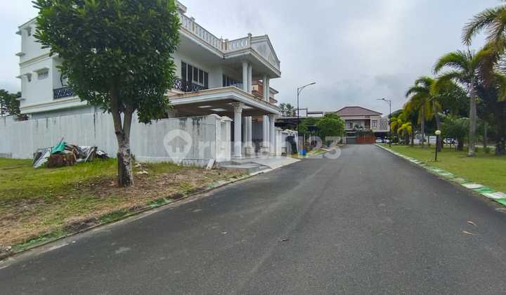 For Sale Luxury 2.5-Story House (North Facing) The Central Boulevard Sukajadi Batam Centre 2