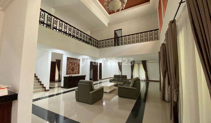 Disewakan Rumah Mewah 2 Lantai Fully Furnished Villa Panbil Batam 2