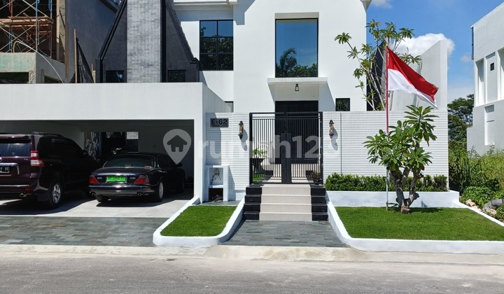 DiJUAL Cepat Rumah Mewah Ala Eropa 2 Lantai  Crown Hill Batam Center.