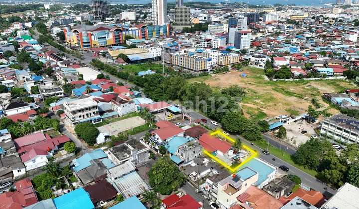 Dijual Rumah Lahan Luas di Tepi Jalan Raya Baloi Dekat Bcsmall dan Pasarpenuin