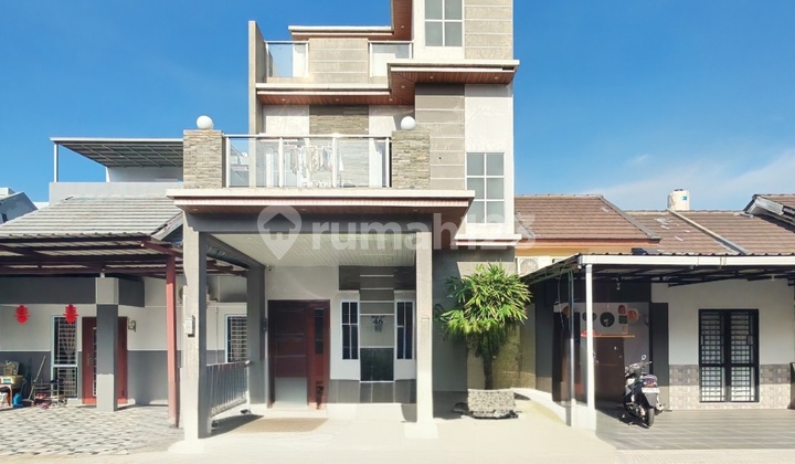 For Quick Sale: 3-Story House in Beverly Green Batam Center