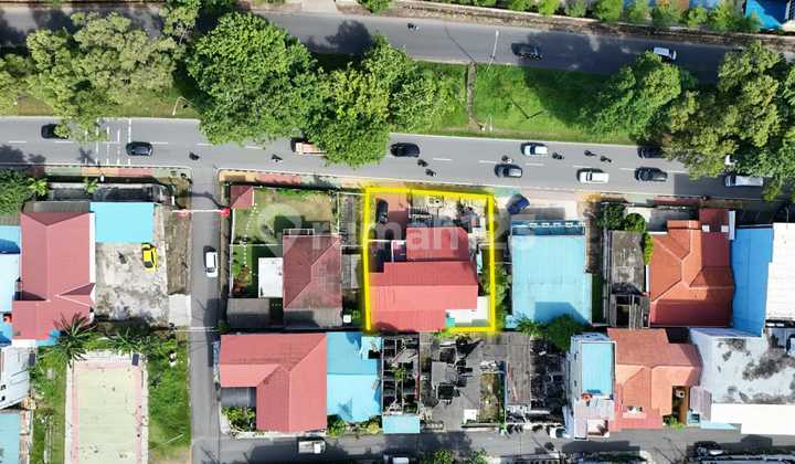 #ForQuickSale House by the Main Road in Baloi Location, Ideal for Those Seeking Land for Buildings / Offices / Showrooms / Cafes in the Heart of Batam City.. 2