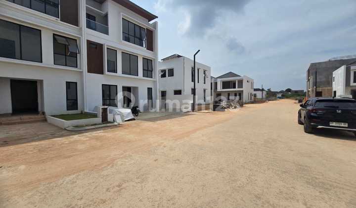 DiJual / Take Over Rumah 3Lantai Hook Tengah DIAMOND PAVILION, Batam Centre 2