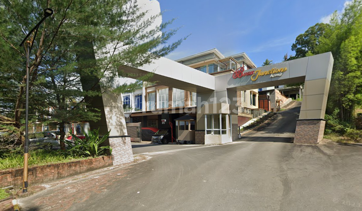 FOR SALE 2 Units of 2-Storey Standard Developer Houses at BUGIS JUNCTION (East Facing) Nagoya,,,,