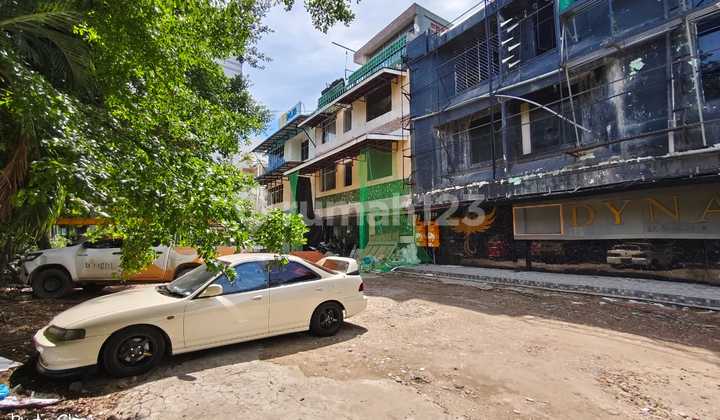 For Rent 4 Units of 3-Story Shophouses in a Row, Nagoya Center Complex, Batam 2