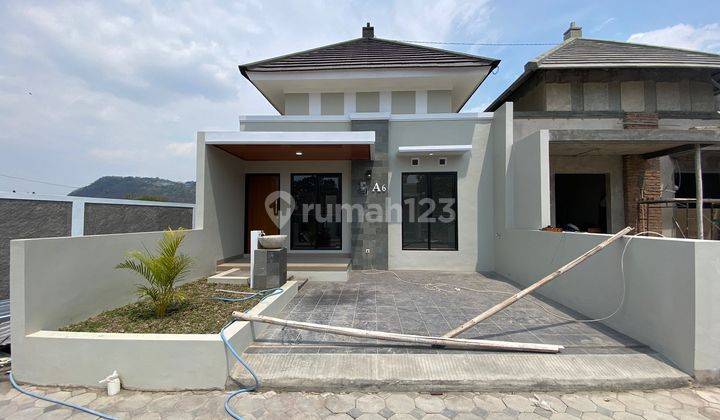 Dijual Rumah Modern Limasan Dilengkapi Rooftop di Prambanan 1