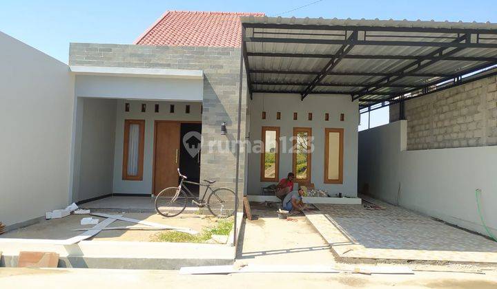 Rumah Minimalis Hanya 2 menit drai Jalan Jogja Solo di Jogonalan 2