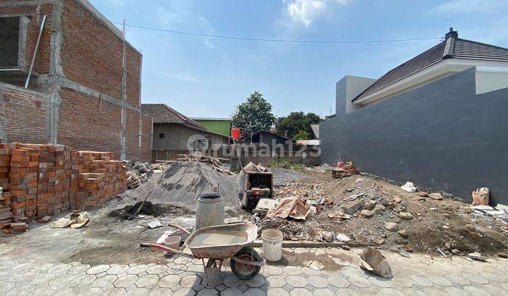 Dijual Rumah Modern Limasan Dilengkapi Rooftop di Prambanan 2