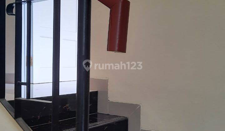 Dijual cepat rumah siap huni sudah renovasi di Legenda wisata cibubur SHM 2 Lantai 10