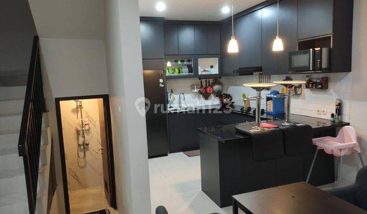 Dijual rumah cantik siap huni di perumahan royal oak kranggan 3