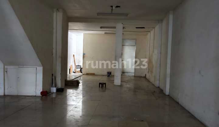 For Rent, Strategic Shop House Ready to Occupy in Cilandak 2