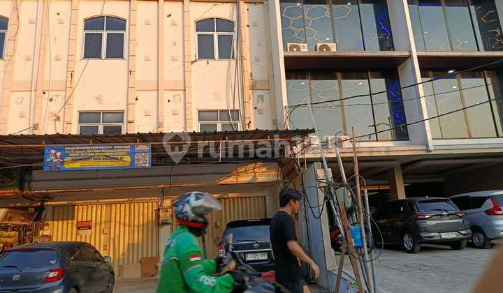 For Rent: 2 Adjacent Strategic Shophouses Ready for Occupancy in Rawa Buaya. 2