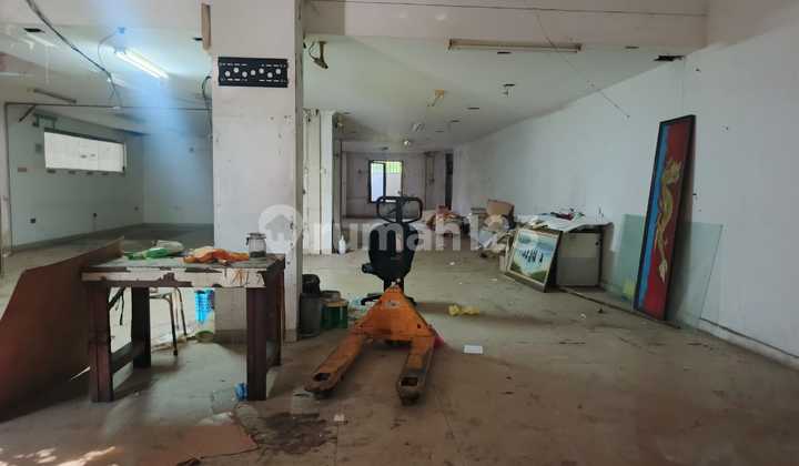 For Rent: Strategic Adjacent Shop House Ready to Occupy in Bendungan Hilir 2