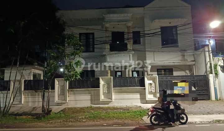 For Rent Strategic Move-In Ready House in Cempaka Putih, Central Jakarta 1