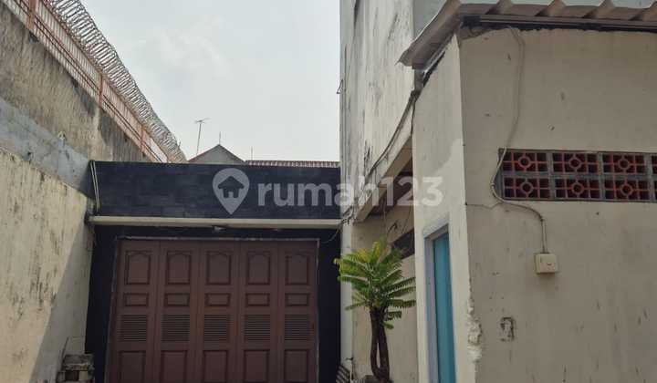 Strategic Ready-to-Occupy House for Sale in Kayu Putih 2