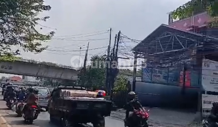 For Rent: Strategic Wide Shophouse Ready to Occupy in Pondok Bambu 2