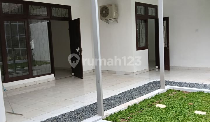 Disewakan Rumah Strategis Siap Huni - Duren Sawit, Jaktim 2