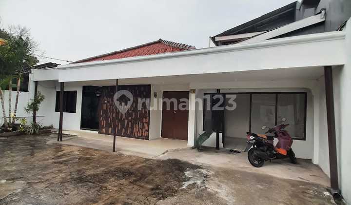 For Rent Strategic Shop House in East Jakarta For Rent Strategic Shop House in East Jakarta