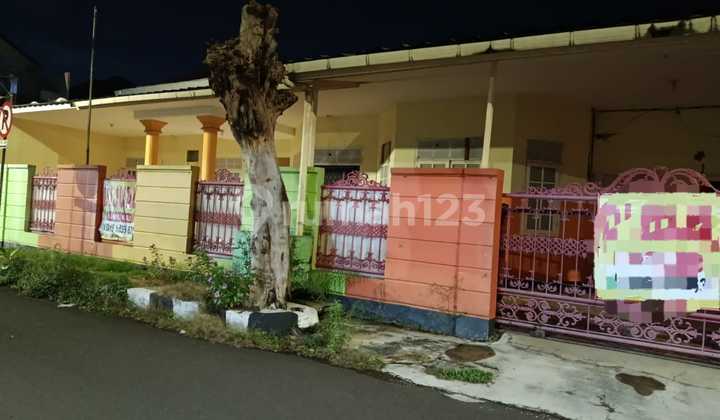 For Sale Strategic Ready-to-Occupy House in Pulo Mas, East Jakarta