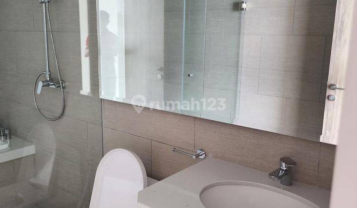 Apartement Menara Jakarta 2 BR Semi Furnished Baru 2