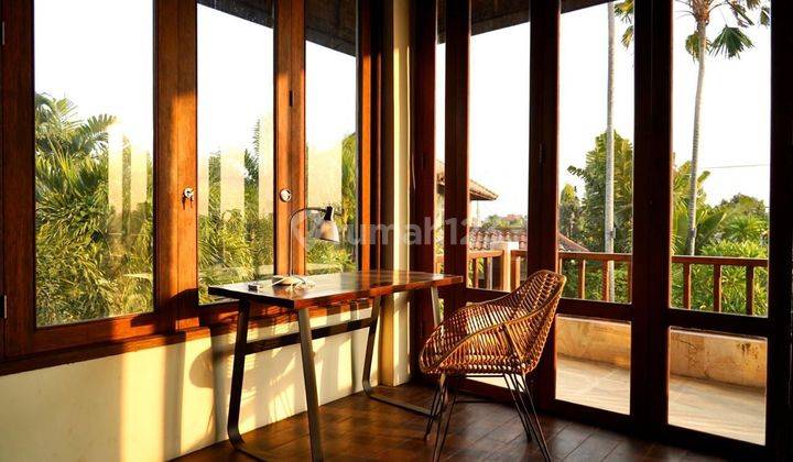 Modern Villa For Sale At Bumbak Kerobokan Bali 27,5m 2