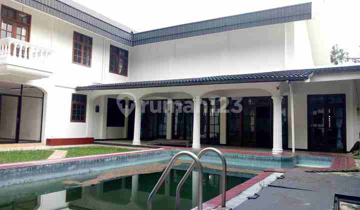 RUMAH SIAP HUNI DI KAWASAN ELIT SETRASARI BANDUNG UTARA. AKSES MUDAH KE TOL PASTEUR.