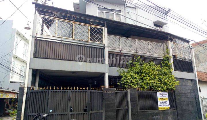 Rumah 3 Lantai Cikaso, Bandung 2