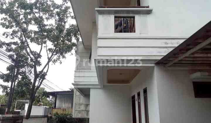 STURDY 2-STORY HOUSE NEAR BATUNUNGGAL INDAH COMPLEX BANDUNG