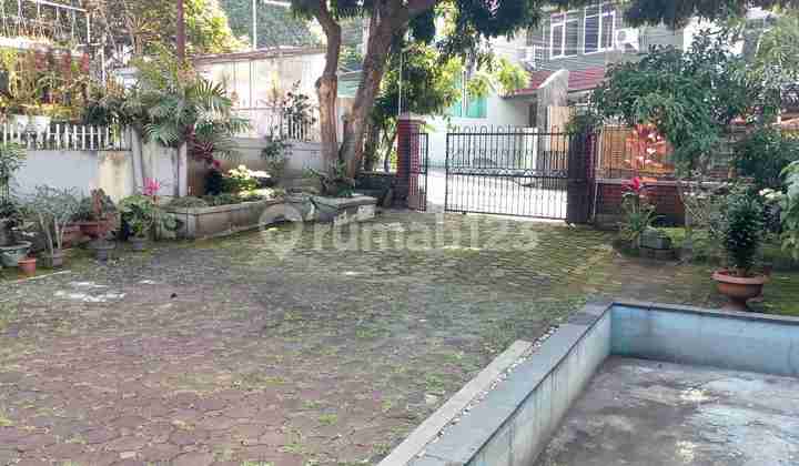 RUMAH LAMA LOKASI STRATEGIS DI TUBAGUS ISMAIL BANDUNG 2