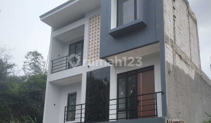 Rumah Baru 2 Lantai di Cikutra Highland Dekat ke Pusat Kota Bandung