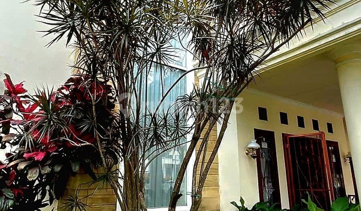 Rumah Bagus 7 Kamar Tidur Semi Furnished SHM Tanah Sareal, Bogor